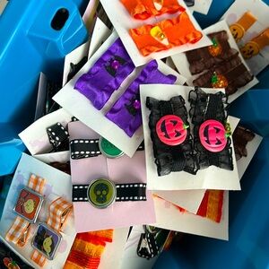 $3 HOARDERS LIVE SHOW LISTING - Assorted Halloween Barrettes